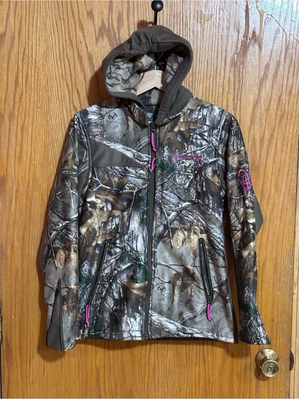 Scent lock women’s sz smallCamo Hooded Utility Jacket with Pink Accents